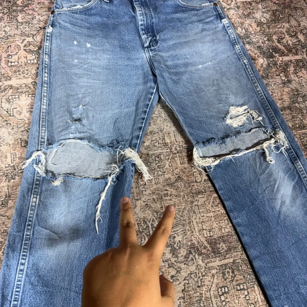 Wrangler 13MWZ Cowboy Cut Blue Distressed Jeans Mens 34x34 Vintage Style